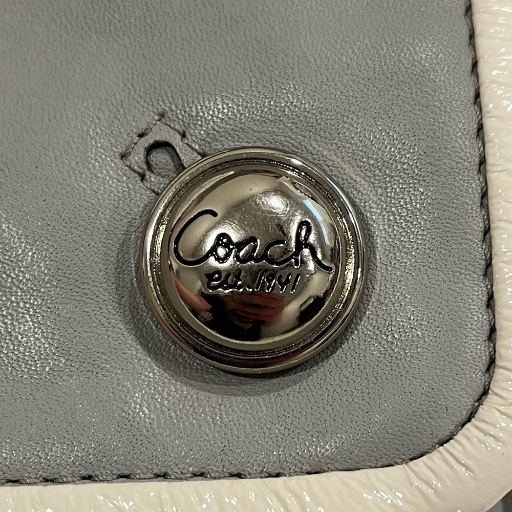 COACH POPPY GROOVY Grey and White Leather Purse - Picture 8 of 15